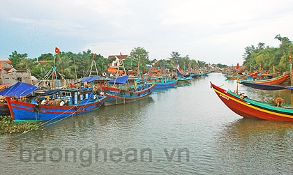 Thuyền về bến Diễn Bích