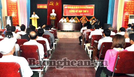 Quang cảnh hội nghị tiếp xúc cử tri.
