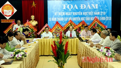 Toàn cảnh buổi tọa đàm.