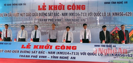 Phát lệnh khởi công