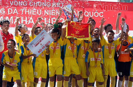U13 SLNA, một trong hai đại diện của Việt Nam tham dự giải Yamaha Asean Cup 2013.
