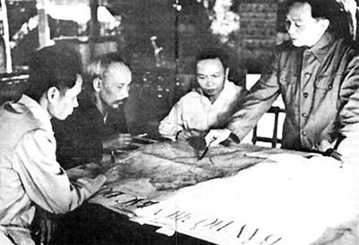 Đại tướng Võ Nguyên Giáp trong chiến dịch Điện Biên Phủ.