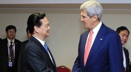 Thủ tướng Nguyễn Tấn Dũng tiếp Ngoại trưởng Hoa Kỳ, John Kerry. (Ảnh: Đức Tám/TTXVN)