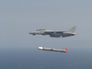 Một tên lửa Tomahawk Cruise phóng từ tàu sân bay USS Stethem (DDG 63). (Nguồn: navy.mil)