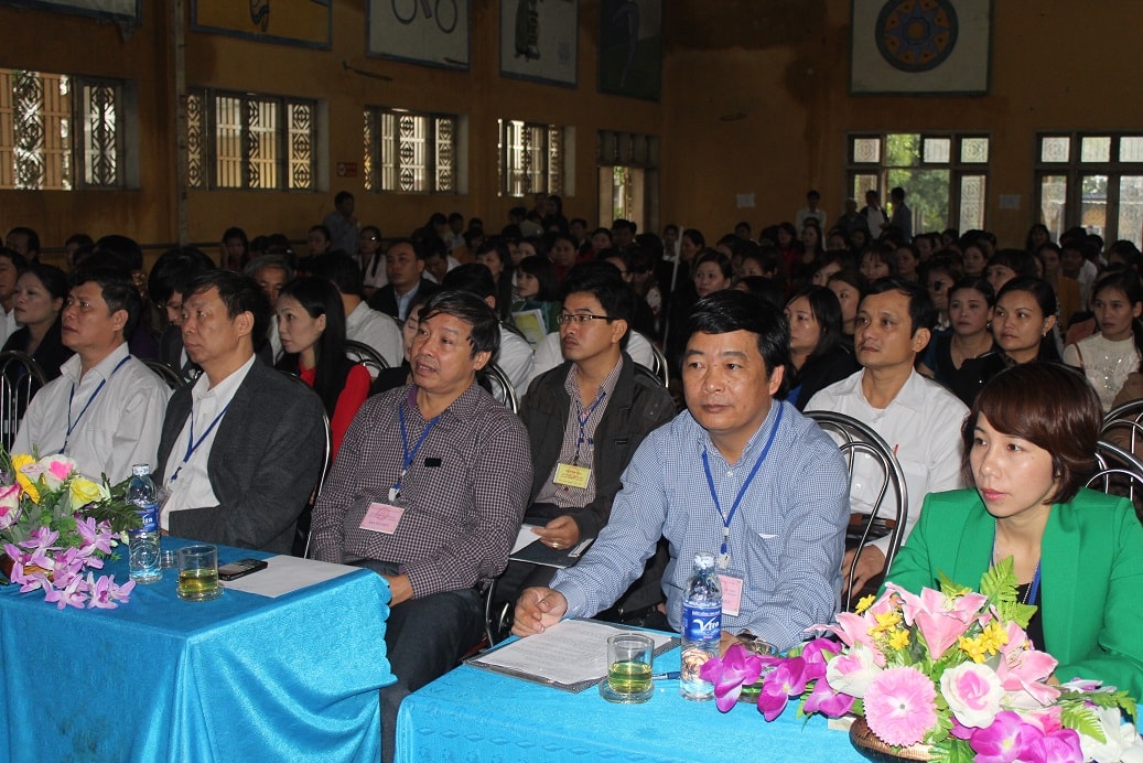 Các đại biểu dự khai mạc hội thi cán bộ, giáo viên thư viện giỏi