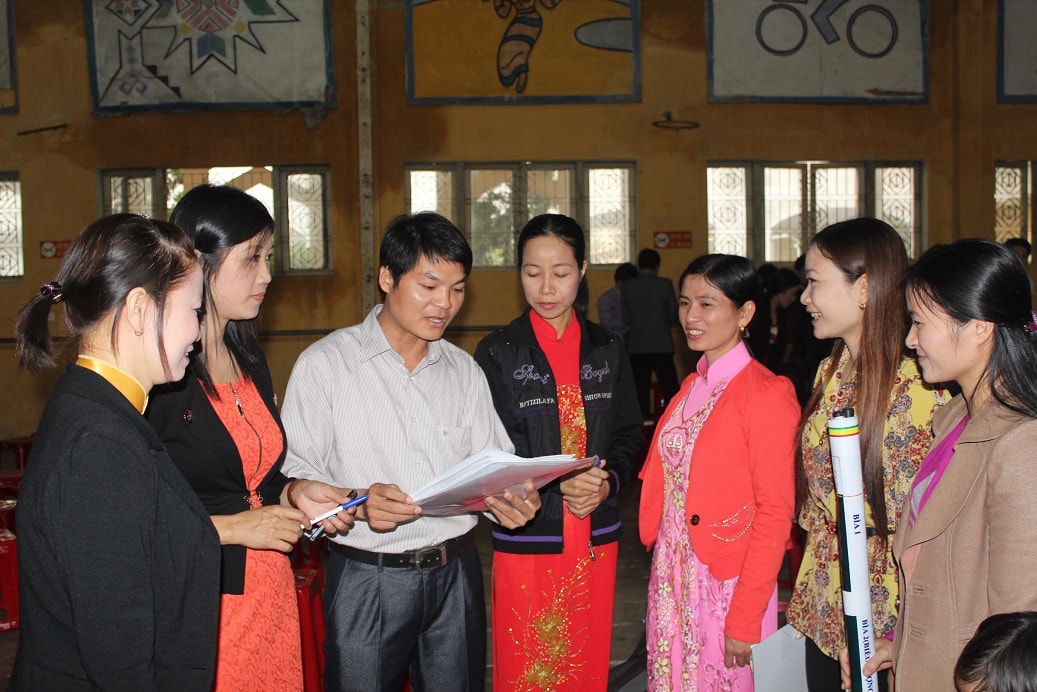 Các cán bộ, giáo viên thư viện trước giờ thi tài