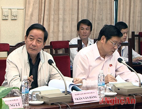 Đại biểu Quốc hội tỉnh Nghệ An tham gia buổi thảo luận