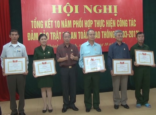 Hội CCB tỉnh trao bằng khen cho 5 tập thể có nhiều thành tích xuất sắc