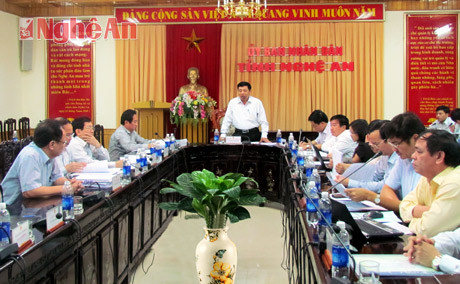 Đồng chí Nguyễn Xuân Đường phát biểu tại phiên họp