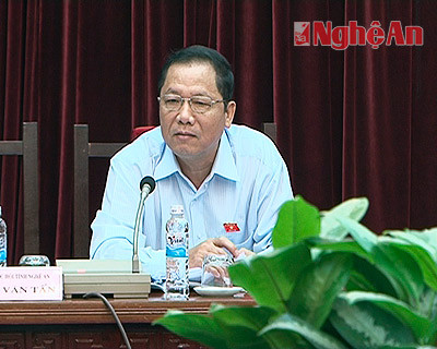 Đại biểu Phạm Văn Tấn phát biểu tại buổi thảo luận