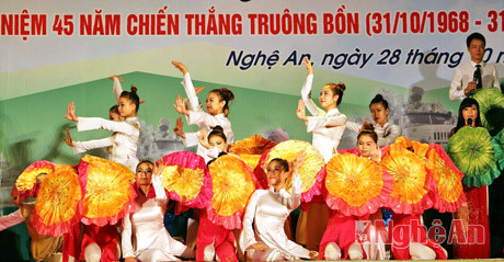 “Hoa tím  Truông Bồn”.