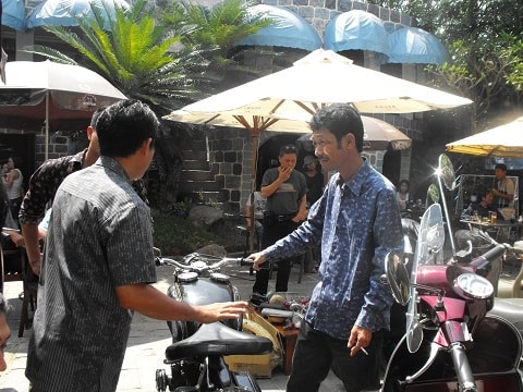 Bất kì món đồ nào trong chợ Sài Gòn ve chai đều có lý lịch