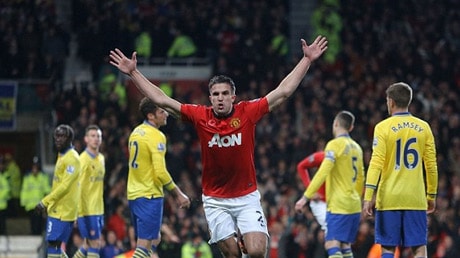 Van Persie tiếp tục thể hiện cái duyên ghi bàn vào lưới đội bóng cũ, khiến Pháo 