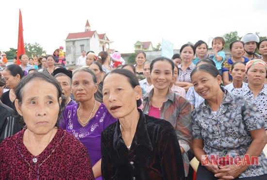 Người dân háo hức tham gia ngày hội