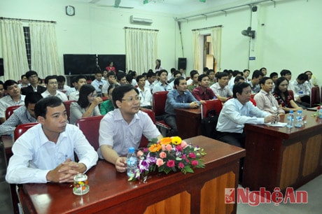 Quang cảnh lễ khai mạc hội thi