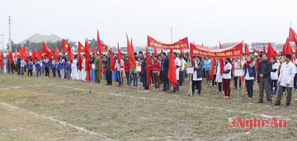 Các đơn vị tại lễ mít tinh.