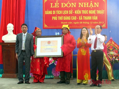 Đón bằng công nhận.