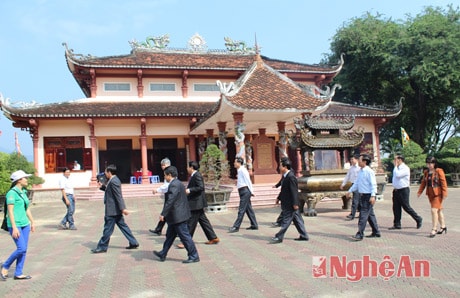 Phía trước Đền thờ Tây Sơn Tam kiệt trong quần thể  Bảo tàng Quang Trung.