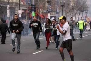 Hiện trường vụ đánh bom ở giải marathon Boston. (Nguồn: newyorker.com)