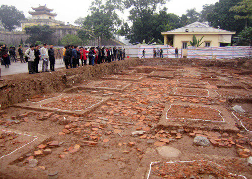 Dấu tích móng trụ thời Lý được phát lộ trong cuộc khai quật năm 2013 tại Hoàng thành Thăng Long. 