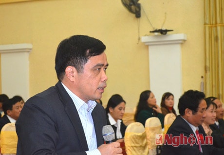 Đồng chí Huỳnh Thanh Điền, Phó chủ tịch UBND tỉnh nhận lỗi trước cử tri và đại biểu HĐND về chất lượng nguồn nước sạch.