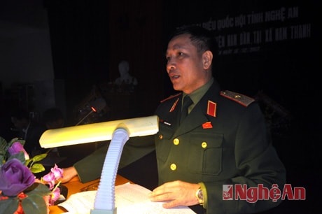 Đại biểu Trần Hữu Tuất giải trình các ván đề liên quan đến chính sách nguồ có công