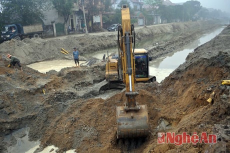 Thi công hạng mục nâng cấp, cải tạo kênh Bắc – TP Vinh.