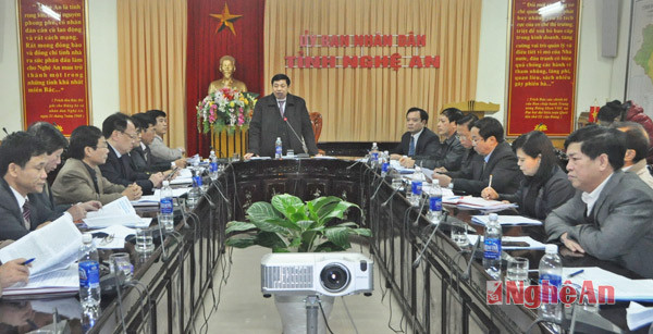 Đồng Chí Nguyễn Xuân Đường chủ trì cuộc họp.