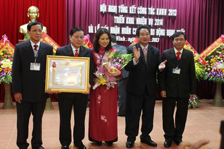 Kho bạc Nhà nước Nghệ An đón nhận Huân chương Lao động hạng Nhất