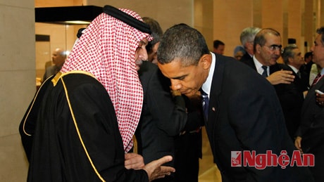 Tổng thống Obama nói chuyện với Ngoại trưởng Saudi Arabia, Hoàng tử Saud Al-Faisal trong một cuộc gặp mới đây. Nguồn: Reuters