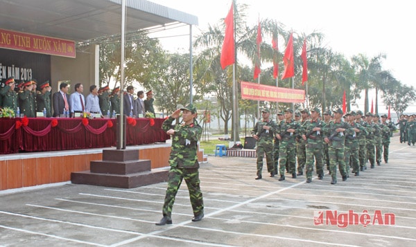 Đại đội Trinh sát C20 tham gia diễu duyệt đội ngũ trong Lễ ra quân huấn luyện năm 2013. Ảnh: Trọng Kiên