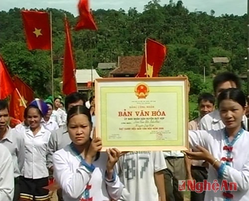 Phấn đấu đạt 79% gia đình, 56% làng bản, khối phố đạt các danh hiệu văn hóa. Ảnh minh họa