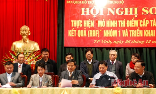 Các đơn vị được hưởng lợi ký cam kết với Ban dự án