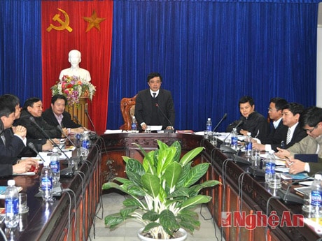 Đồng chí Huỳnh Thanh Điền – Phó chủ tịch UBND tỉnh chủ trì buổi làm việc.