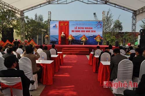 Toàn cảnh lễ đón nhận  mã hàng đầu năm  2014