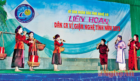 Liên hoan Dân ca, ví, dặm Nghệ Tĩnh năm 2013. Ảnh: P.V