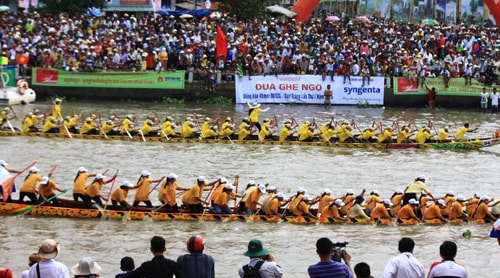 Festival đua ghe Ngo đồng bào Khmer Đồng bằng sông Cửu Long – Sóc Trăng