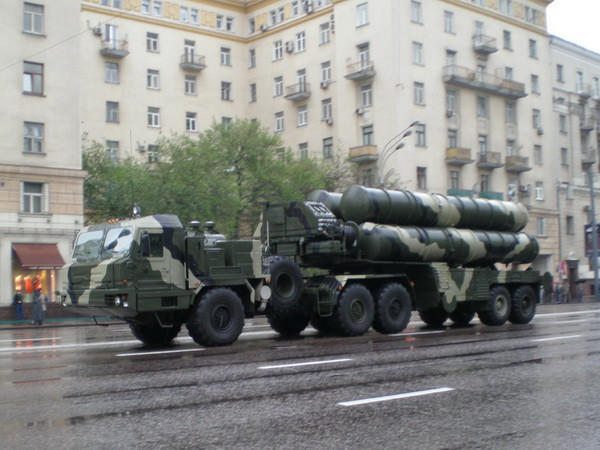 Tên lửa phòng không S-400. (Nguồn: RIA Novosti)