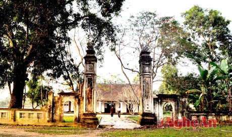 Toàn cảnh đình Trung Cần ở xã Nam Trung (Nam Đàn).