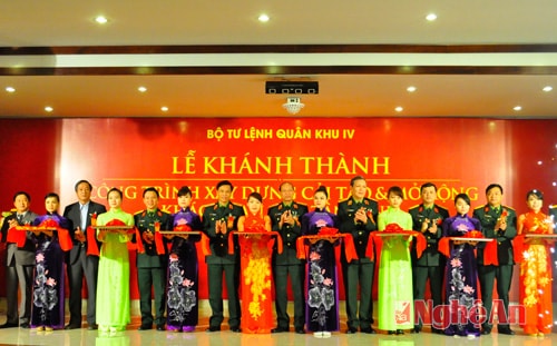 Lễ cắt băng khánh thành khách sạn