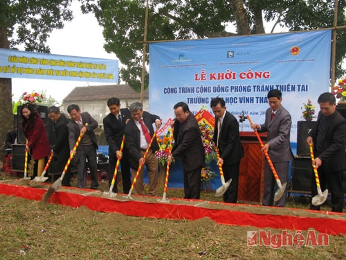  Theo dự kiến trường tiểu học Vĩnh Thành sẽ được khánh thành vào đầu năm học 2014-2015