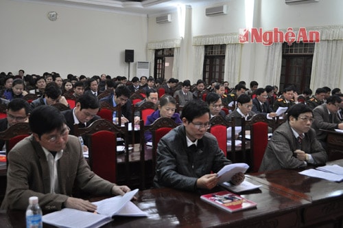 Các đ biểu dại diện Ban, sở ngành cấp tỉnh, Thường trực và Ban Tuyên giáo các huyện, thành, thị dự hội nghị 
