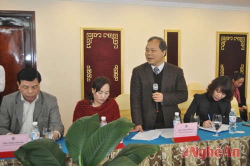 Đồng chí Chủ nhiệm Ủy ban Pháp luật của Quốc hội - Phan Trung Ly phát biểu tại hội nghị