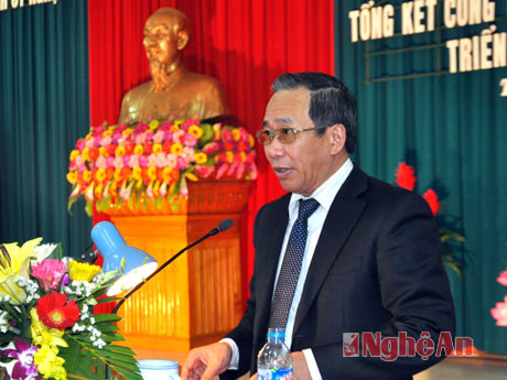 Đồng chí Trần Hồng Châu phát biểu tại hội nghị.