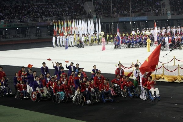 Đoàn thể thao Việt Nam tại lễ bế mạc Para Games 7 (Ảnh: Quốc Khánh - TTXVN)