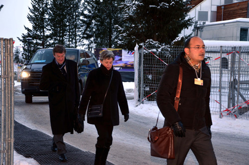 Các đại biểu về dự Trung tâm hội nghị WEF trong ngày khai mạc Davos 2014. Ảnh: TTXVN