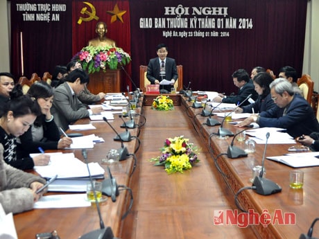 Đồng chí Trần Văn Mão - Ủy viên Thường trực HĐND tỉnh phát triển nêu một số nội dung trọng tâm tháng 22014.