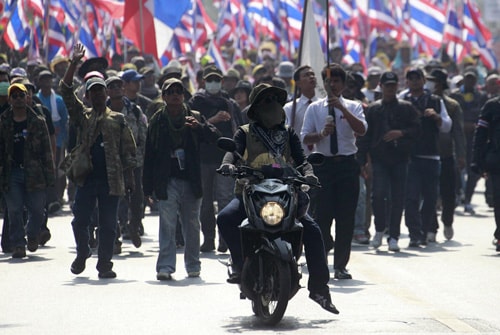 Đoàn người biểu tình do phe đối lập phát động ở Bangkok (Nguồn: AFP)