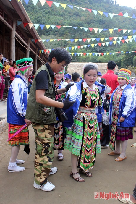 Áo mới cho các em học sinh.