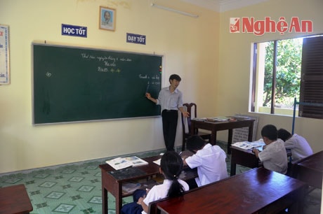 Học sinh đảo Trường Sa đến lớp ngày cuối năm